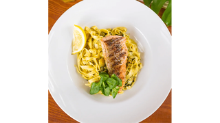 Tagliatelle łosoś grillowany