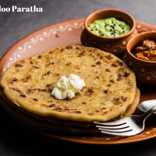 Aloo Paratha with curd  (Картофельный хлеб с кефиром)