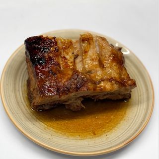Costillas de cerdo asadas (ración)