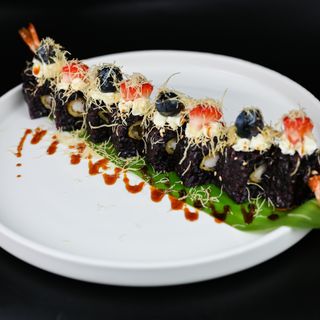 96 Uramaki black fresh