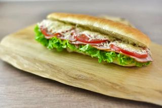 Sendvič sa tunjevinom i ajvarom POSNO-VEGE