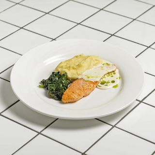 Лосось с пюре 