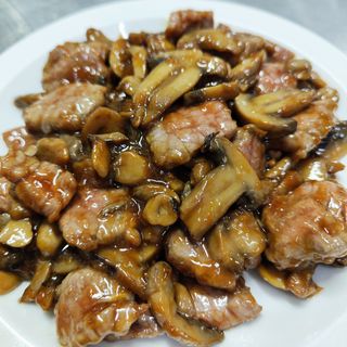 Ternera Con Champiñones