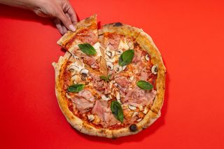 Pizza Prosciutto e Funghi