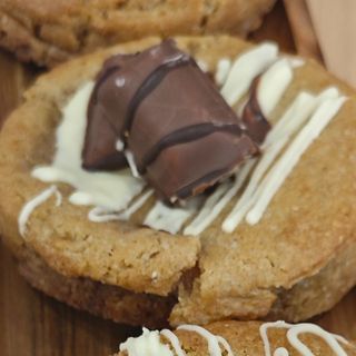 Crumbl Cookie Kinder