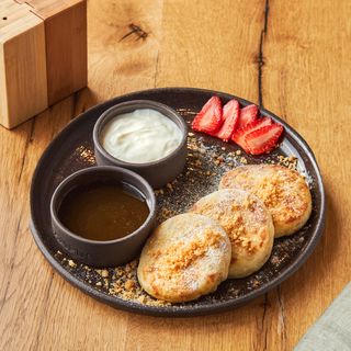 Cottage cheese with persimmons