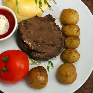 Телятина по-деревенски с картофелем по-домашнему