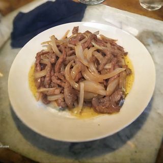 514. Ternera Con Cebolla