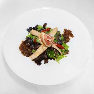 Insalata Di Germogli E Tonno