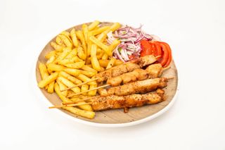 Suvlaki pileći porcija