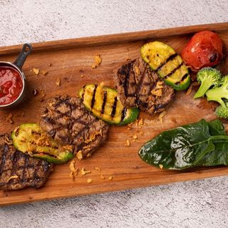 МЕДАЛЬОНЫ ИЗ ГОВЯДИНЫ