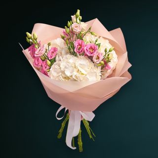 Buchet hortensie si lisianthus