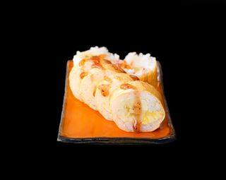 Kolorowe maki z owocami