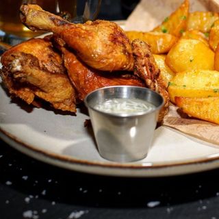 COCOSEL DE MUNTE CU CARTOFI AURII SI MUJDEI   500g/200g/50g