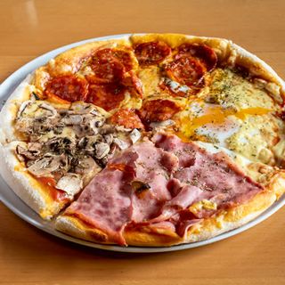 Quattro Stagioni pizza