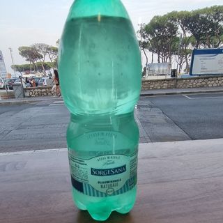 Acqua  naturale