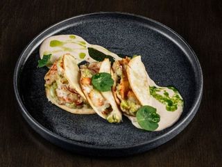 Тако з тигровою креветкою та гуакамоле (240g)