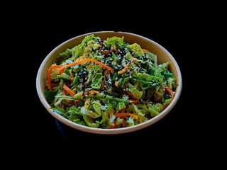 Салат з пекінською капустою та овочами (250g)
