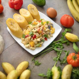 Akpessi De Banane + Bouillon D'oeuf Aux Petits Légumes
