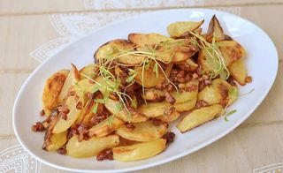 Cartofi cu bacon la cuptor