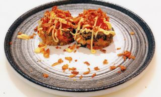 Futo maki spicy salmón roll (8 pzs.)