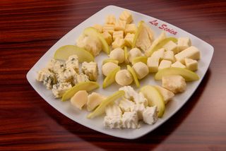 Platou de branzeturi pentru 2 persoane