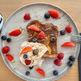 French Toast cu Fructe