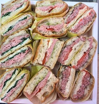 Box Mixt cu 8 panini