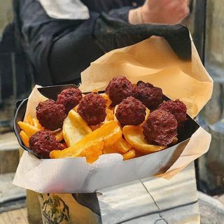 patatine fritte con polpettine