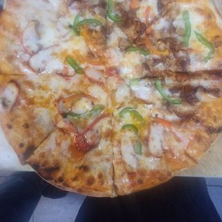 Pizza Istanbul De Pollo