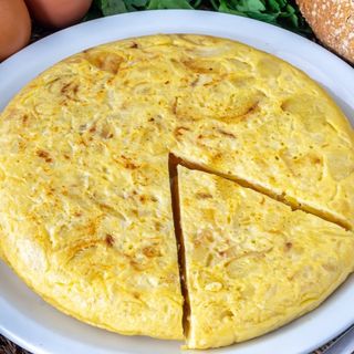 Tortilla de patata con cebolla