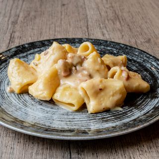 Pacchero con patate e salsiccia