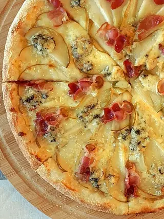 Pear blue cheese pizza