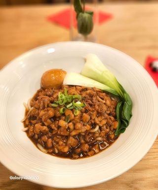 Fideos Con Cerdo Guisado