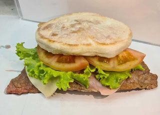 Predo no Bolo do Caco