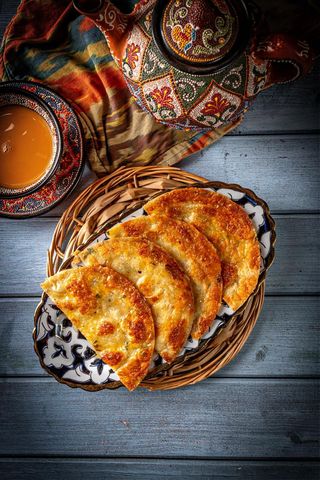 Катлама с зеленью и мёдом 