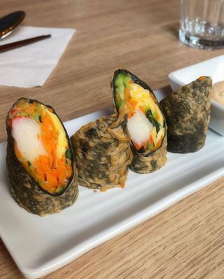 6. Rollito Goi Cuon Rong Bien