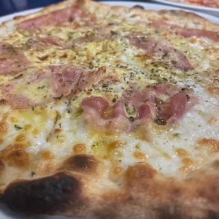 Pizza carbonara