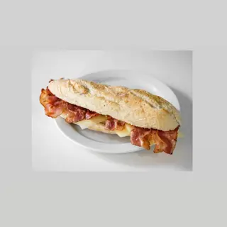 bocadillo bacon, queso y huevo