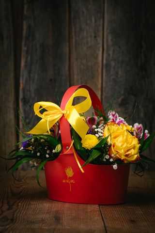 Рози в кутия чанта