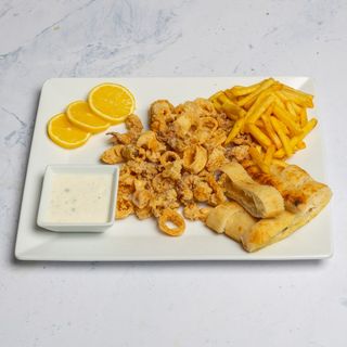 Lignje pržene i prilog, tartar umak 160g