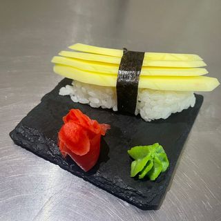 Սուշի մանգոյով