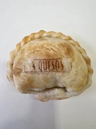 Empanada 4 Quesos (1 Ud.)
