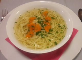 Rosół domowy z makaronem 200ml