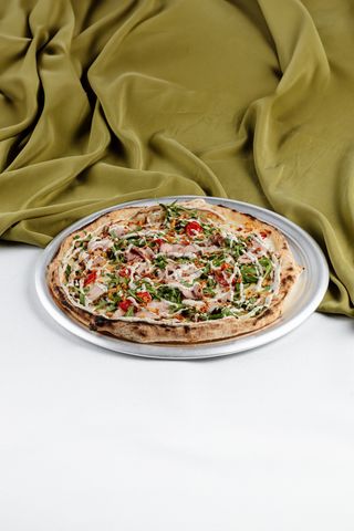 Піца з Пастрамі та трюфельним соусом (450г)