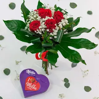 Bouquet de 5 Rosas Vermelhas e Folhagens Variadas com Bombons 44g