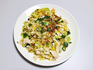 Ryż smażony z kurczakiem, surówka 350g