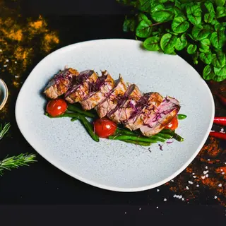 Mușchiuleț de porc cu legume