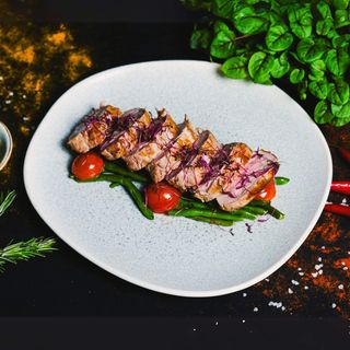 Mușchiuleț de porc cu legume