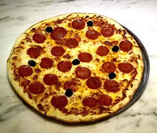 Pizza de Pepperoni (Média)